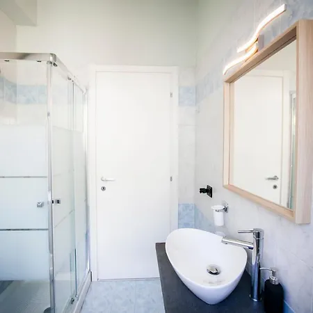 Chic And Freak Atelier Como